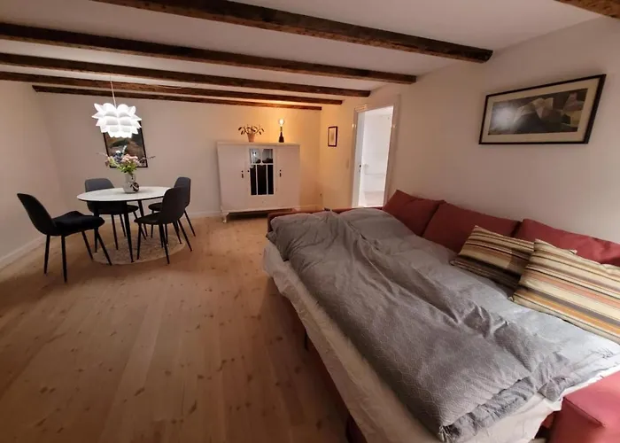 Apartment Fuga Kaelderlejlighed